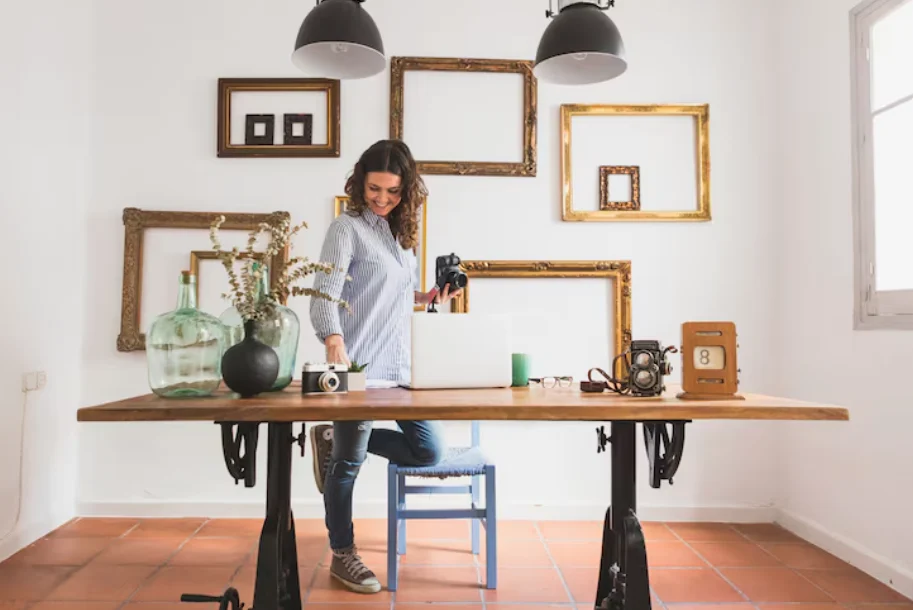 Mix Modern and Traditional Decor